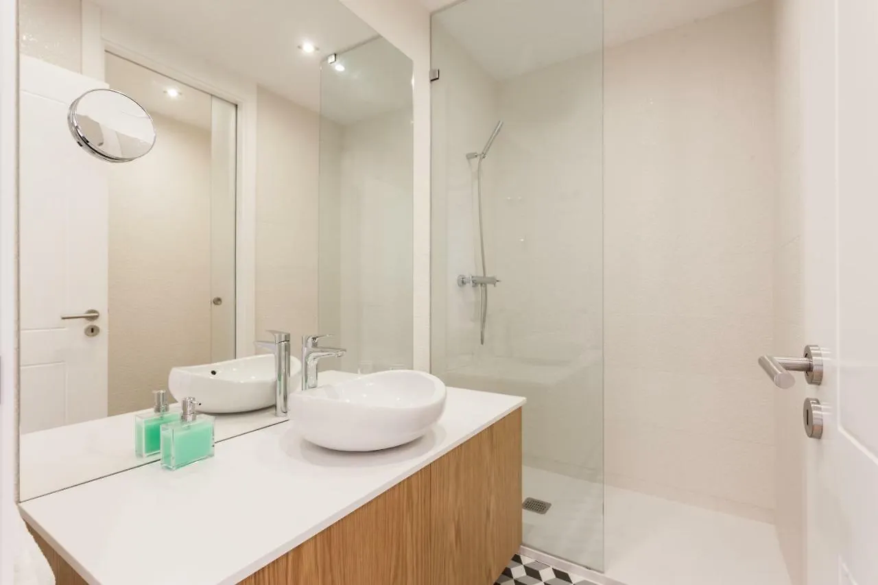 Sao Bento Blue One-Bedroom Apartment - By Lu Holidays Lisbon